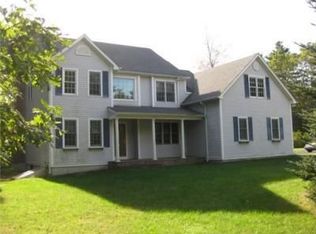 27 Sunset Dr, West Kingston, RI 02892
