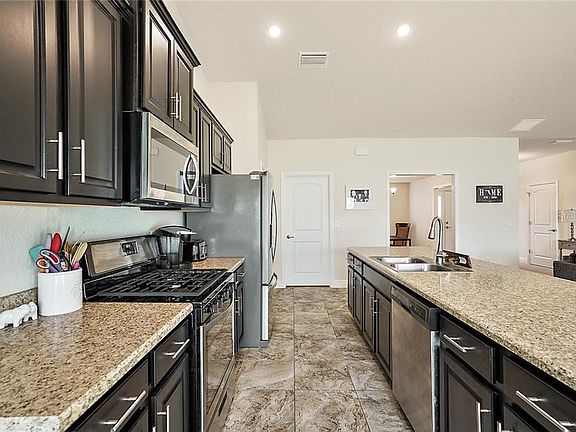 3rd image of 9719 Pepper Tree Trl