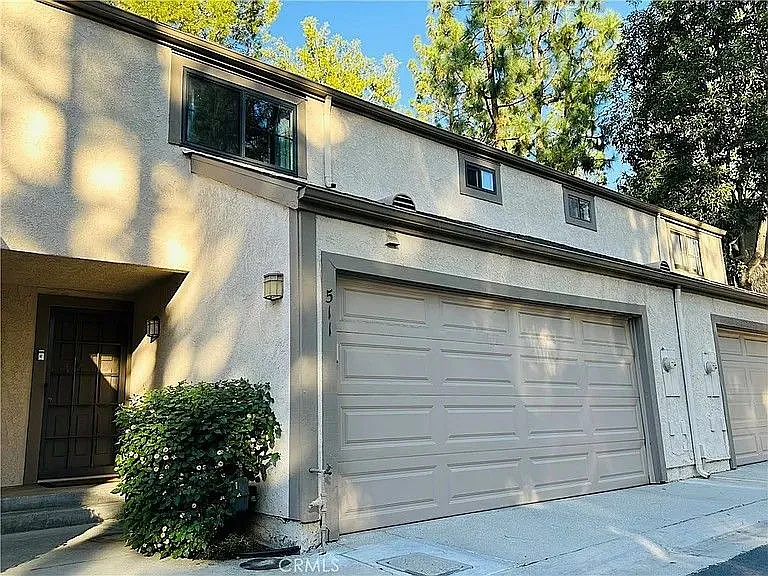 2 bed, 3.0 bath, 1150 sqft, $3,500 — Photo 2