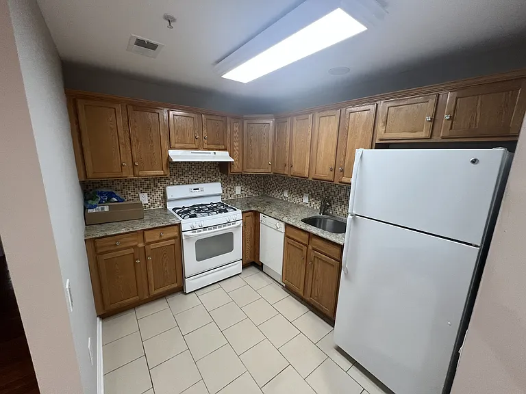 220 Prospect Ave #1B — Photo 9