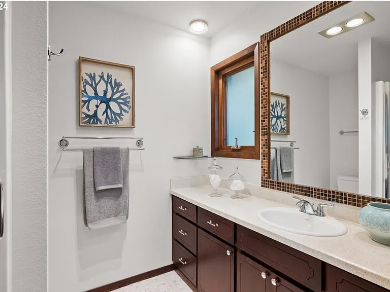14525 SW Forest Dr — Photo 10
