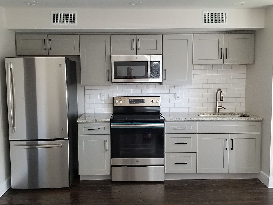 2nd image of 2815 Willow Street Pike #4