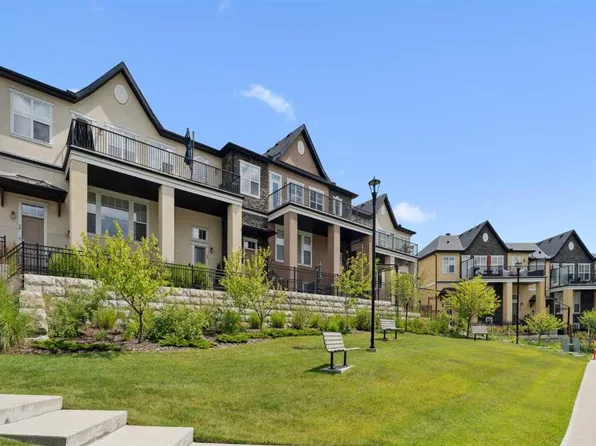 30 Cranbrook Vlg SE, Calgary, AB T3M 1Z3