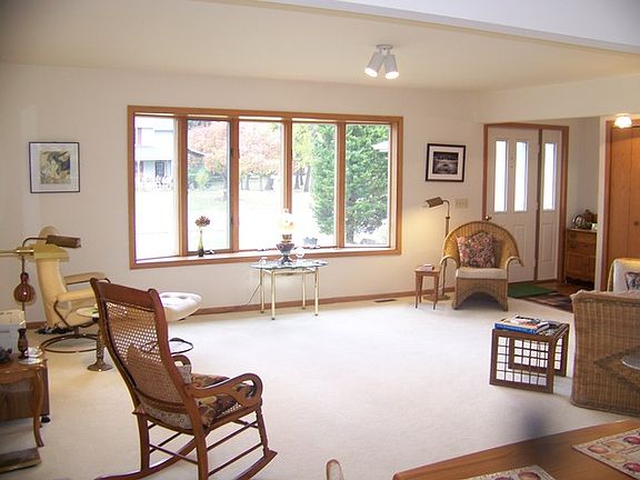 3rd image of 955 Greta Ave