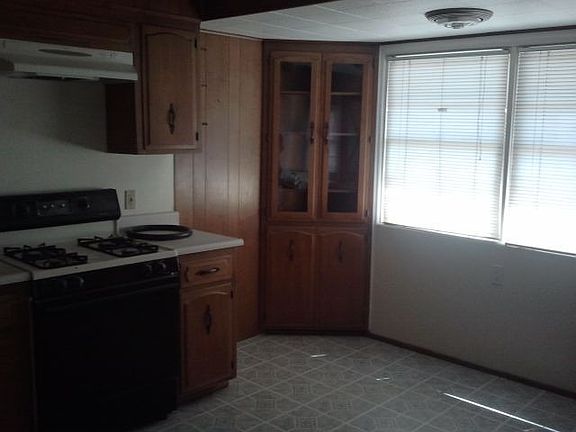5th image of 3975 College Ave
