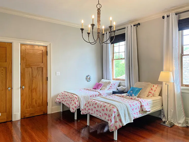 1806 Robert St — Photo 17