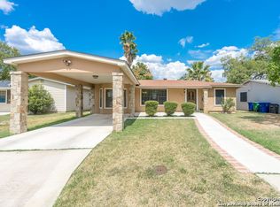 318 Brookview Dr, San Antonio, TX 78213
