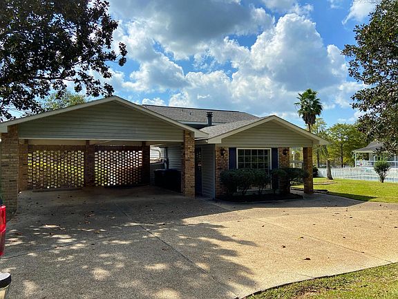 2nd image of 8821 Bayou Castelle Dr