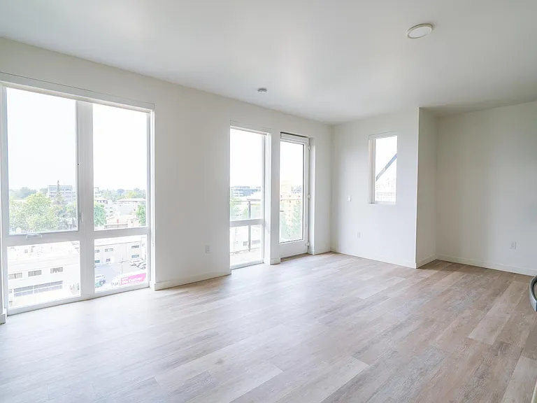 19J Midtown — Photo 33