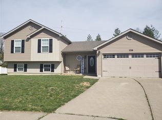 126 Prairie Bluffs Dr, Wentzville, MO 63385