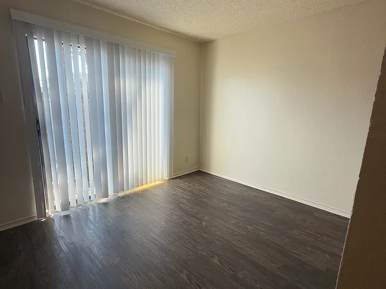 721 Avenue A #7 — Photo 11