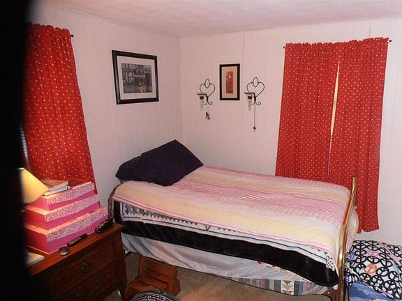 5th image of 605 S Logan St
