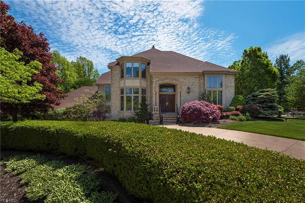 2315 Pebblebrook photo 1