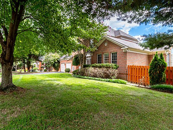 5th image of 1719 Strine Dr