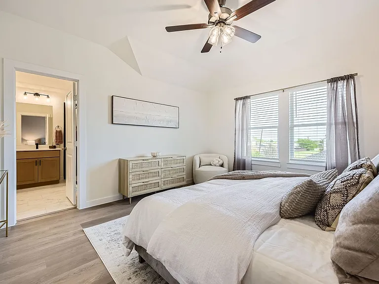8119 Sawyer Dr — Photo 15