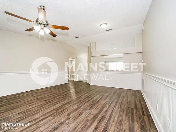 4th image of 7559 Dover Cliff Dr N #7559