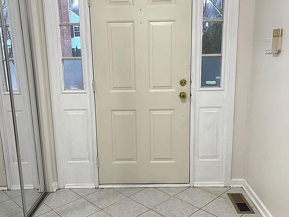3rd image of 210 Liberty Dr