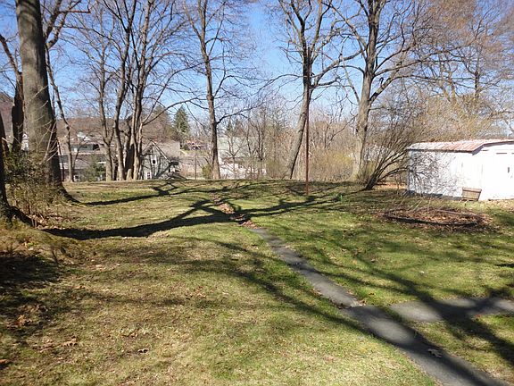 5th image of 72 Mitchell Ave