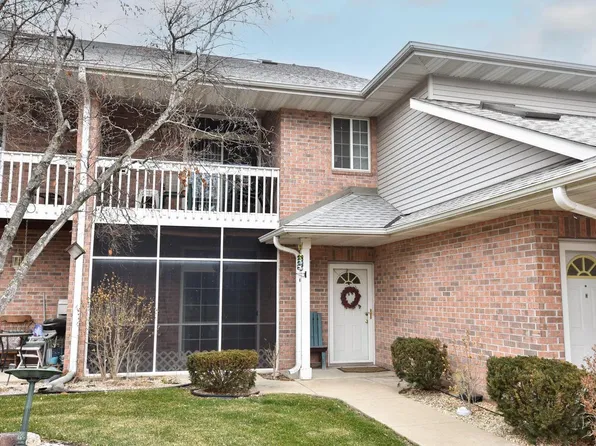 522 Westfield WAY #G, Pewaukee, WI 53072
