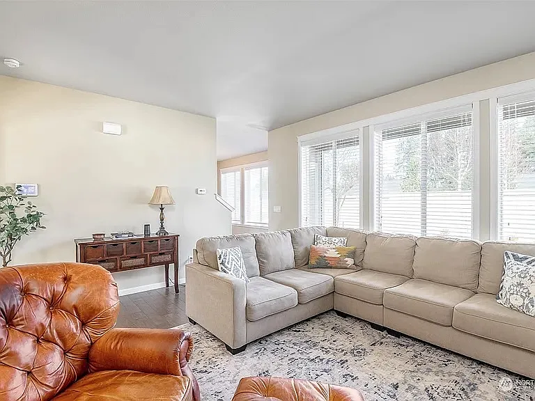 4210 Dudley Dr NE — Photo 26