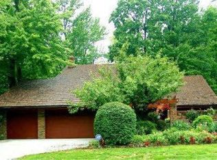 5002 Lansdowne Dr, Solon, OH 44139