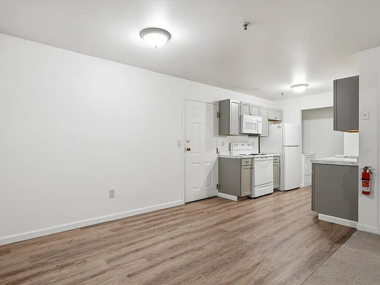 195 Hildred Dr — Photo 10
