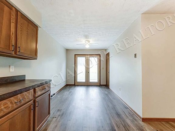 4th image of 3338 Willington Dr