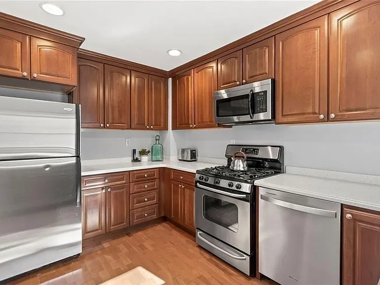 1333 Victor Rd NE — Photo 18