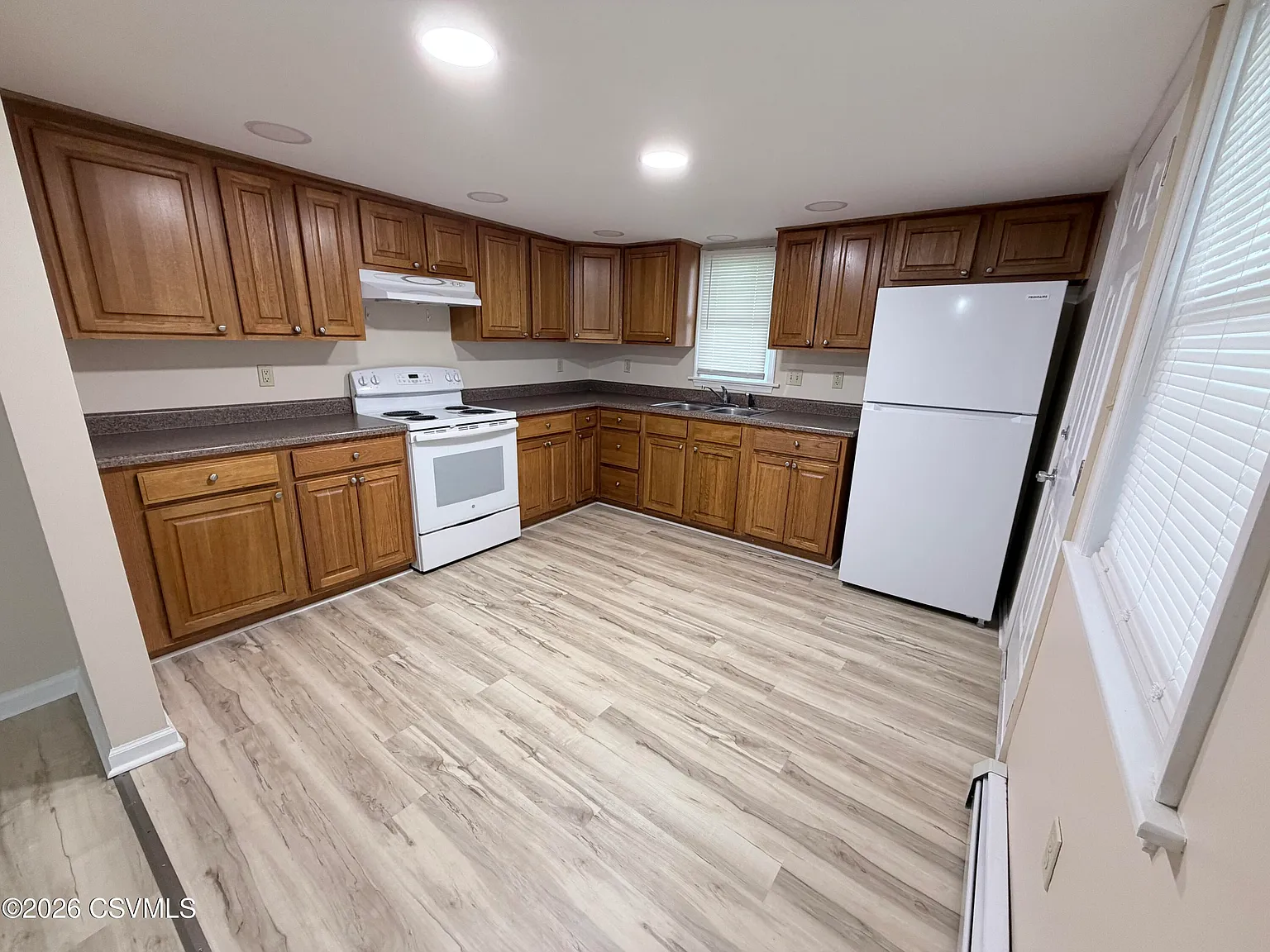 2 bed, 1200 sqft, $1,300 — Photo 4