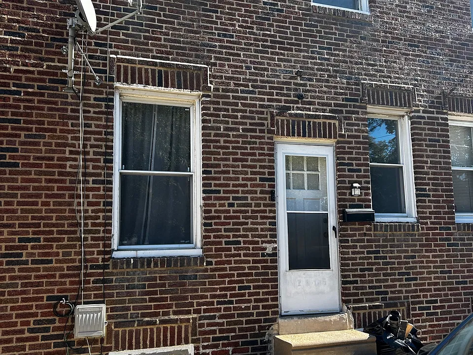 2505 S Newkirk St