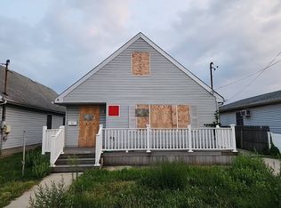 11 Bayview Ave, Lawrence, NY 11559