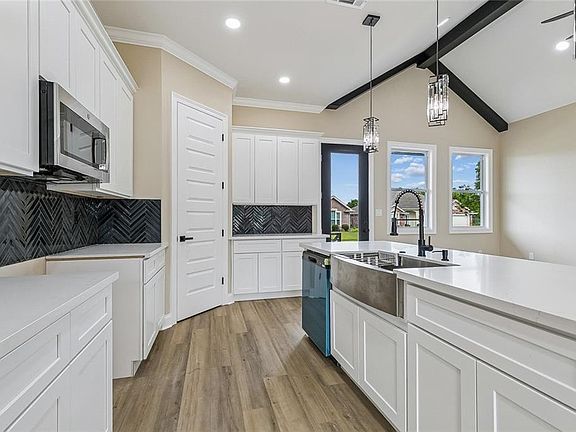 5th image of 4656 Marque Dr