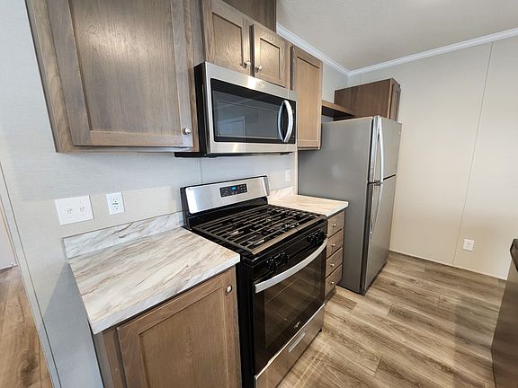 5th image of 4359 Dogwood Blvd #928