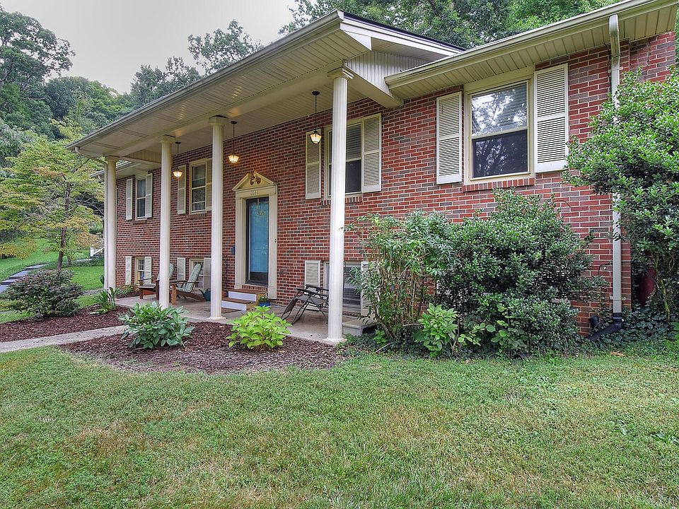 1st image of 1601 Woodridge Dr