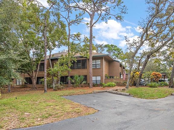 2nd image of 1105 Lennox Rd W #1105