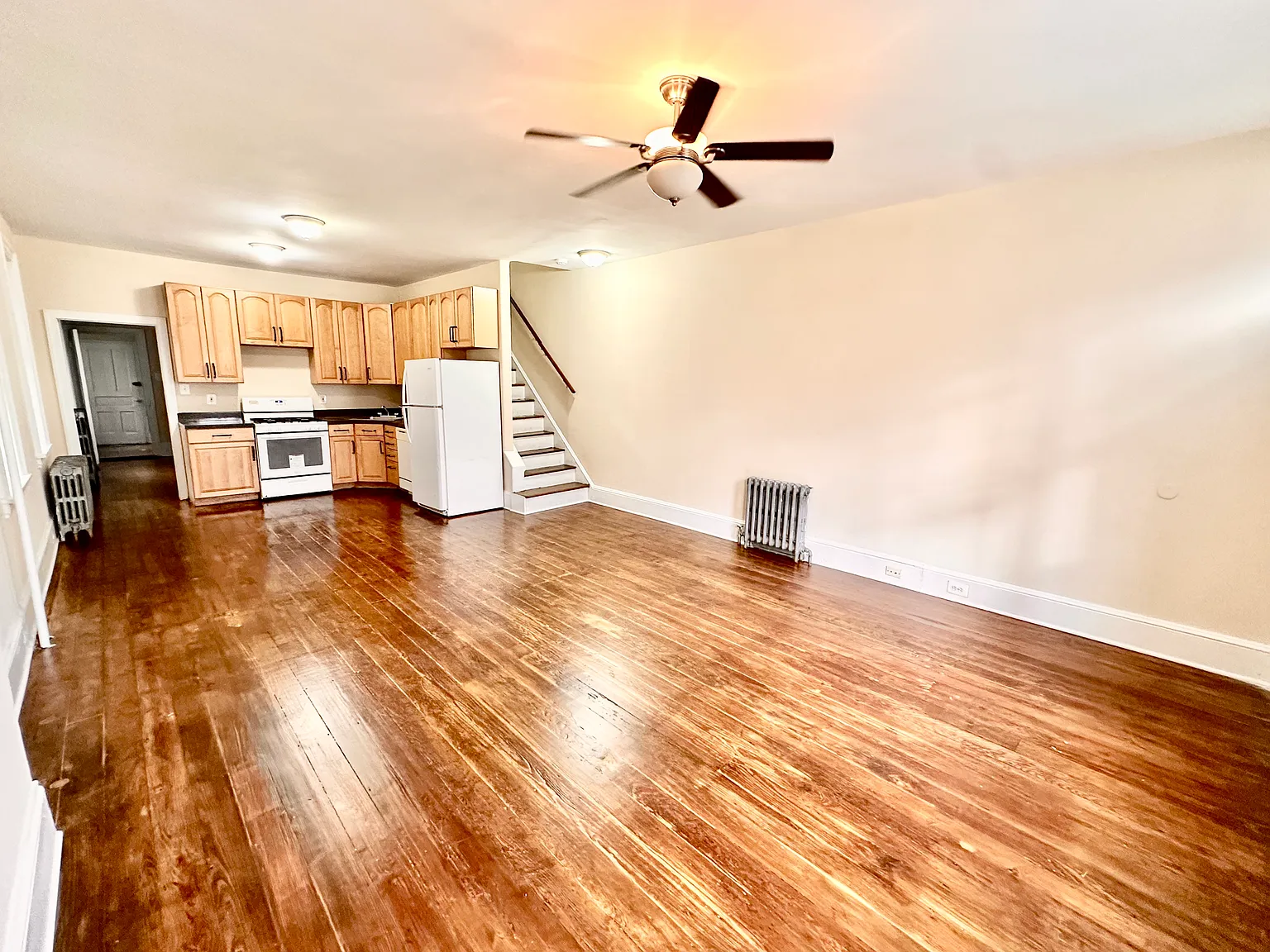 4 bed, 1590 sqft, $1,500 — Photo 3