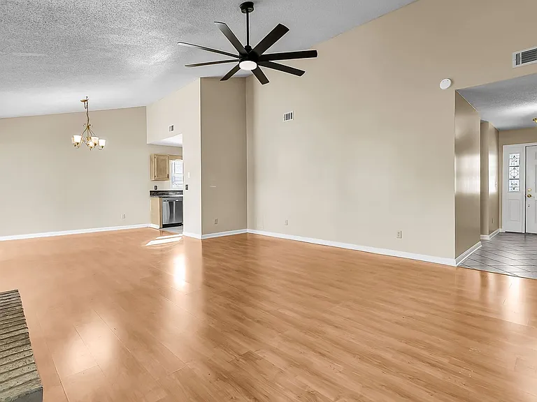 111 Hopper Dr — Photo 13