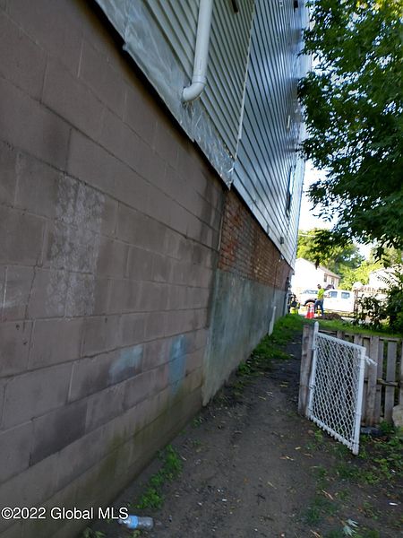 4th image of 845 Livingston ave Avenue