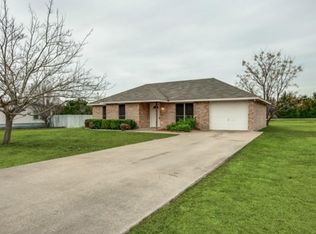 823 Preston Rd, Red Oak, TX 75154