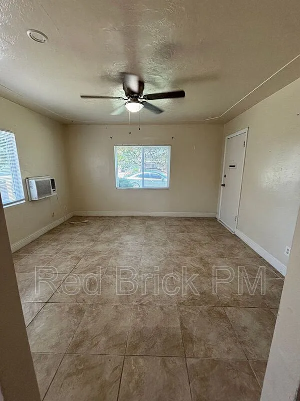 1 bed, 1.0 bath, 600 sqft, $900 — Photo 4