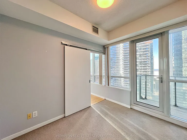 65 Bremner Blvd #1910 — Photo 12