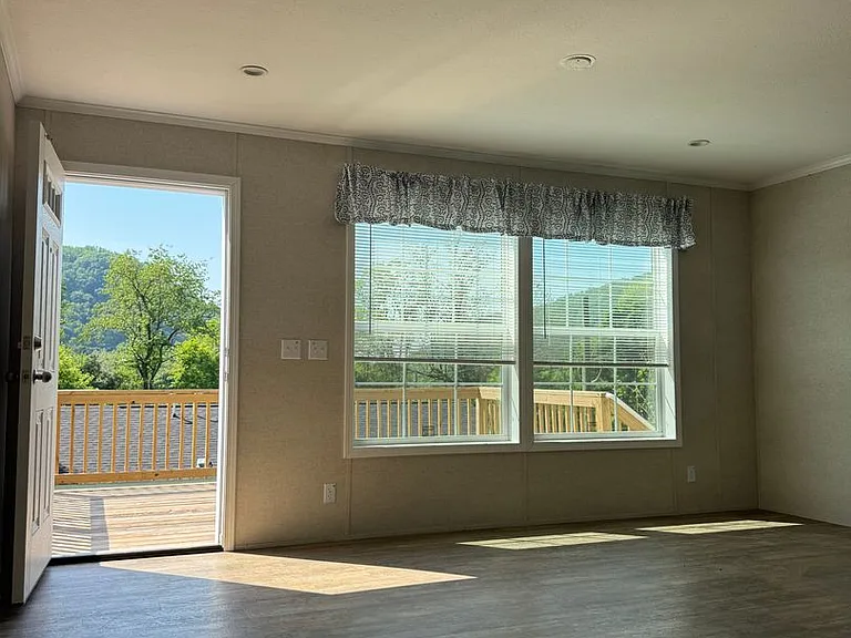 465 Royal Manor Rd #5 — Photo 10