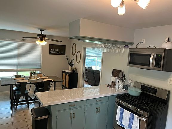 4th image of 2140 Springhill St