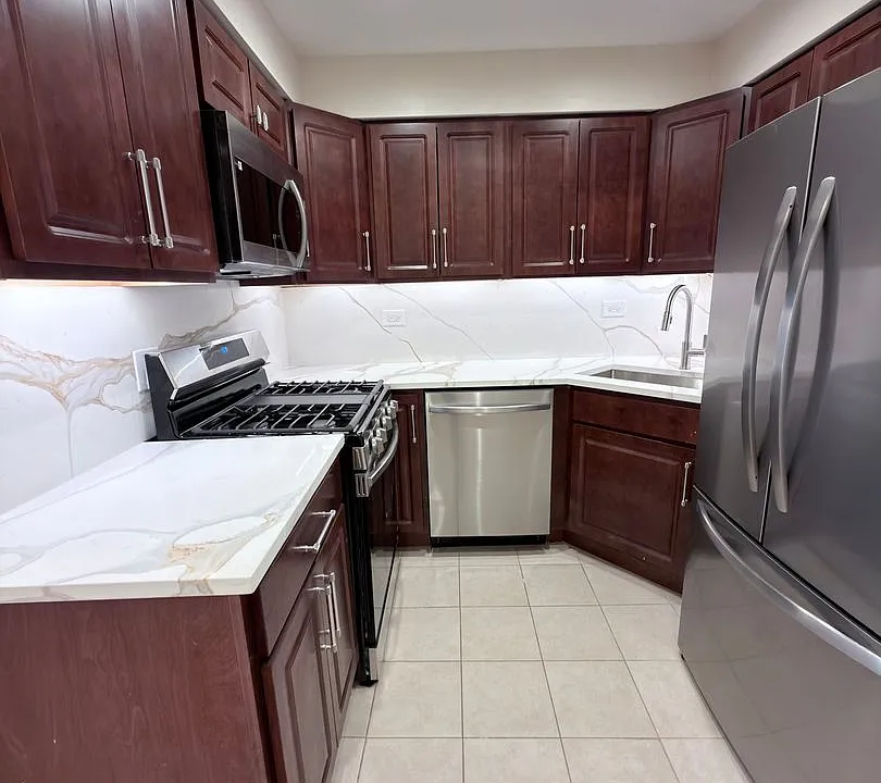 444 N State St #2G