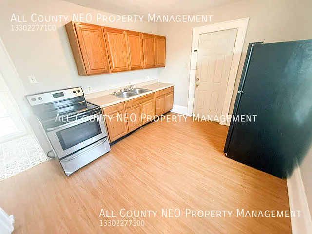 859 Brown St #UP — Photo 4