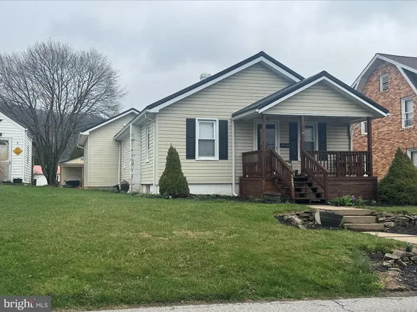 523 Halfmoon St, Bellefonte, PA 16823