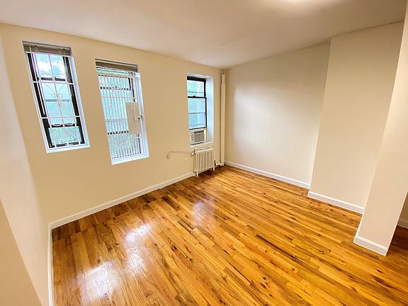 3rd image of 324 E 6th St APT 13
