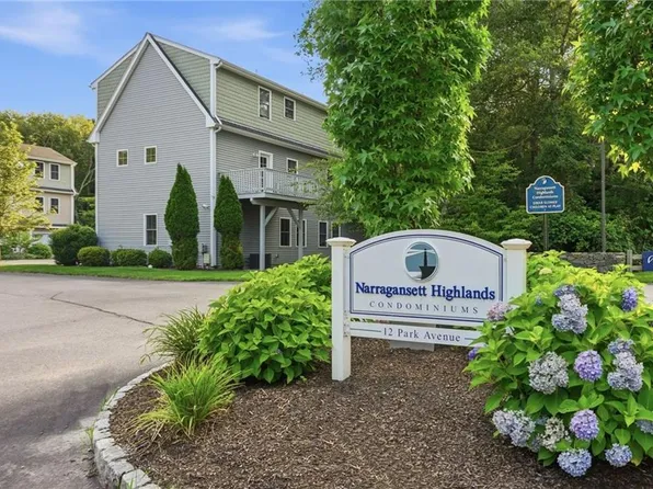 12 Park Ave #8, Narragansett, RI 02882