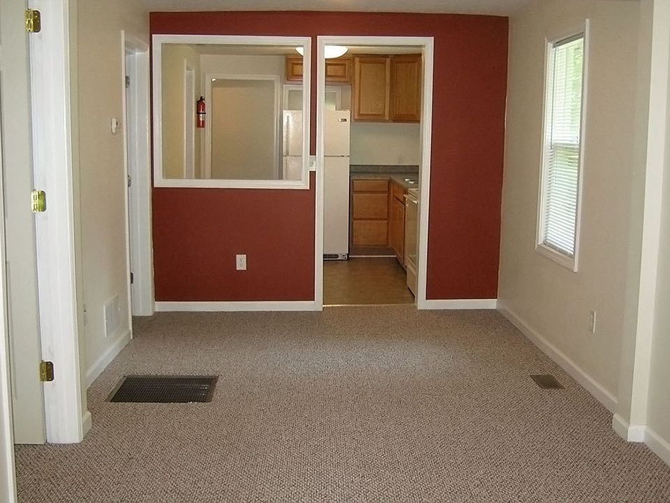 2nd image of 1200 N Woodlawn Ave