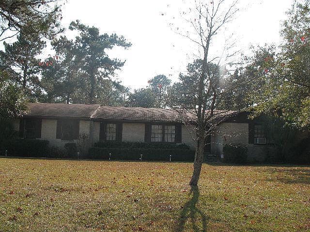 1st image of 4015 N Oak Street Ext